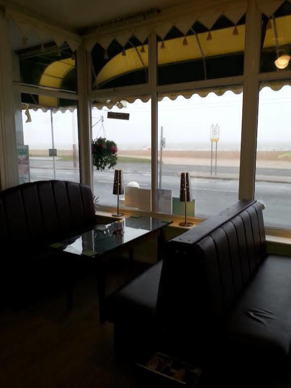 Wallace Hotel Blackpool Bagian luar foto