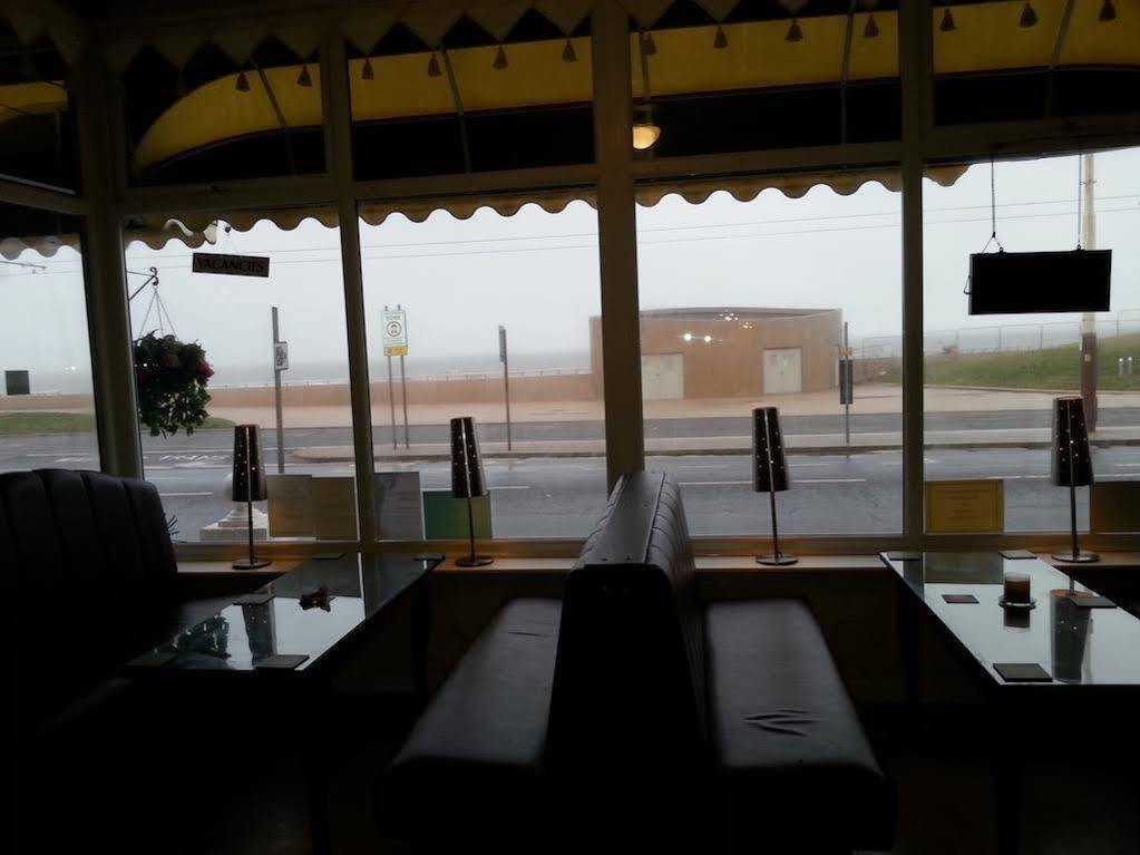 Wallace Hotel Blackpool Bagian luar foto