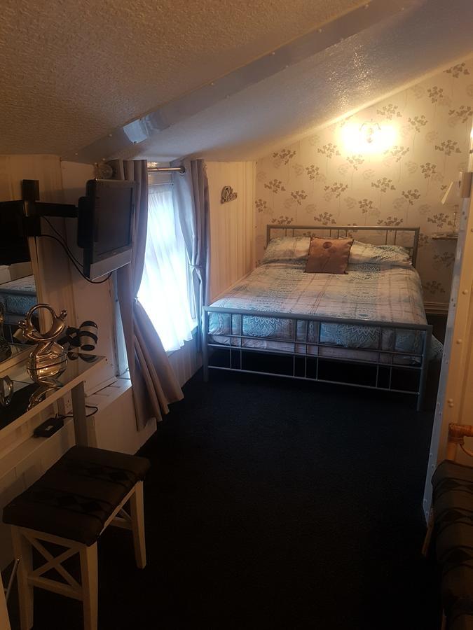 Wallace Hotel Blackpool Bagian luar foto